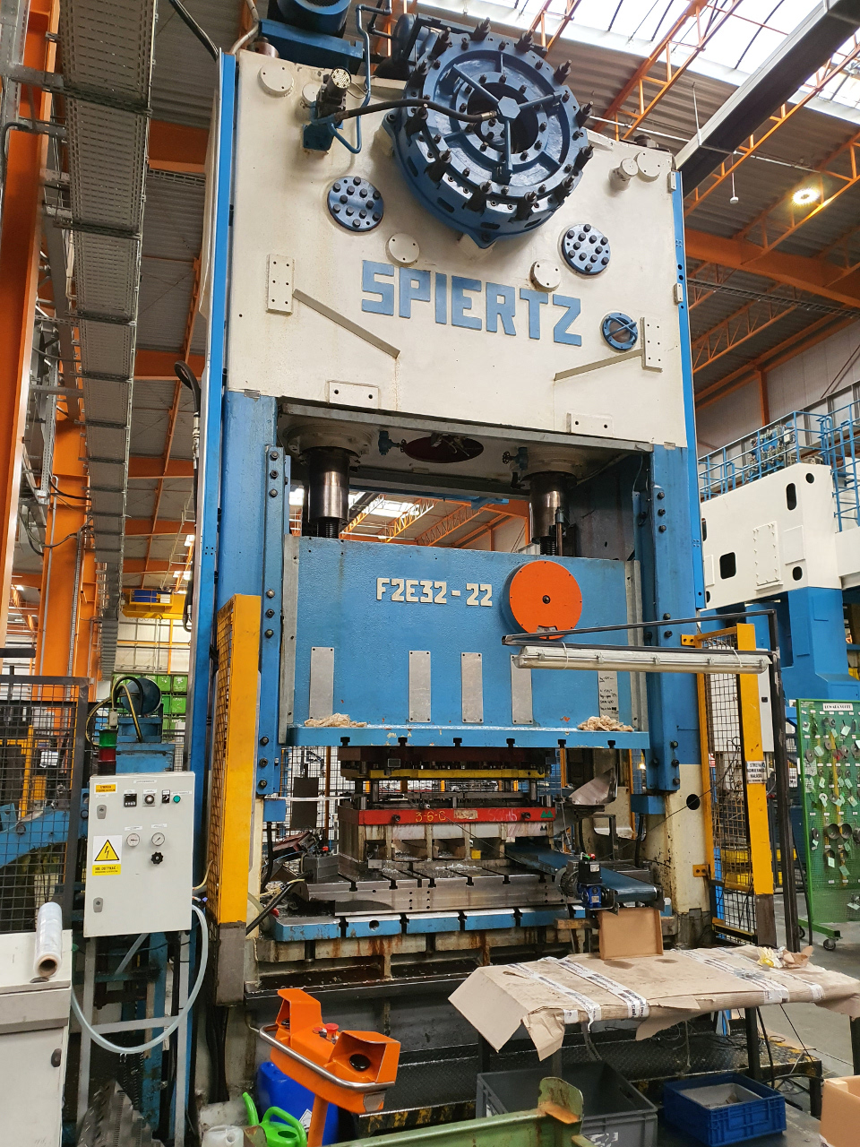 Prasa hydrauliczna Spiertz 320 t PR2486, używana