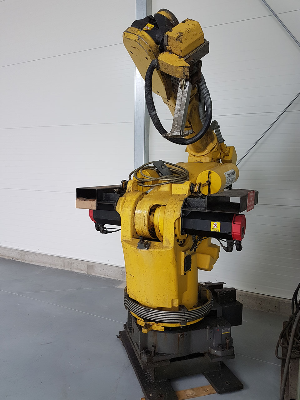 FANUC S-420 i F robot odlewniczy, używany HR1815