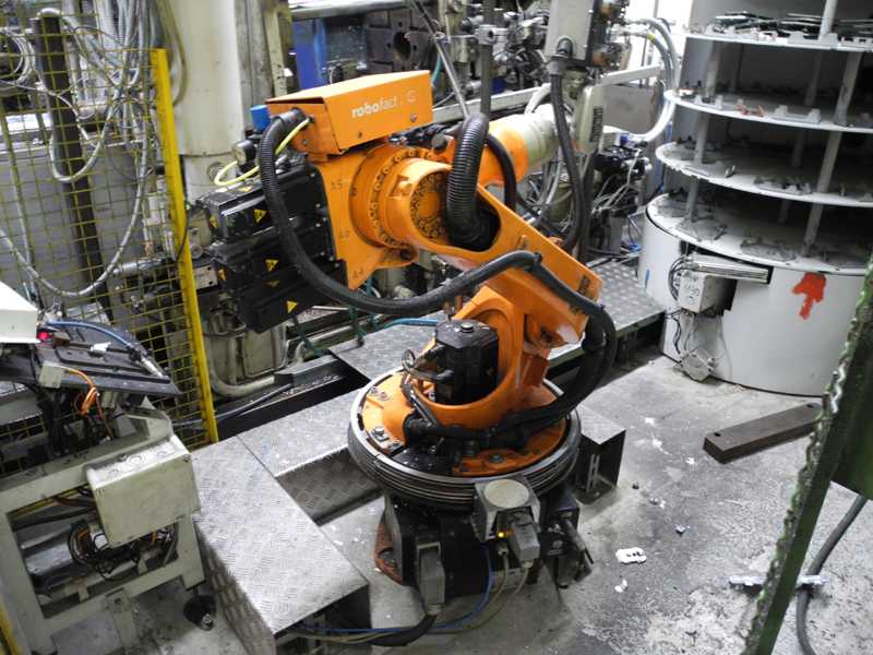 Kuka KR 16-F, robot odlewniczy, używany HR1814