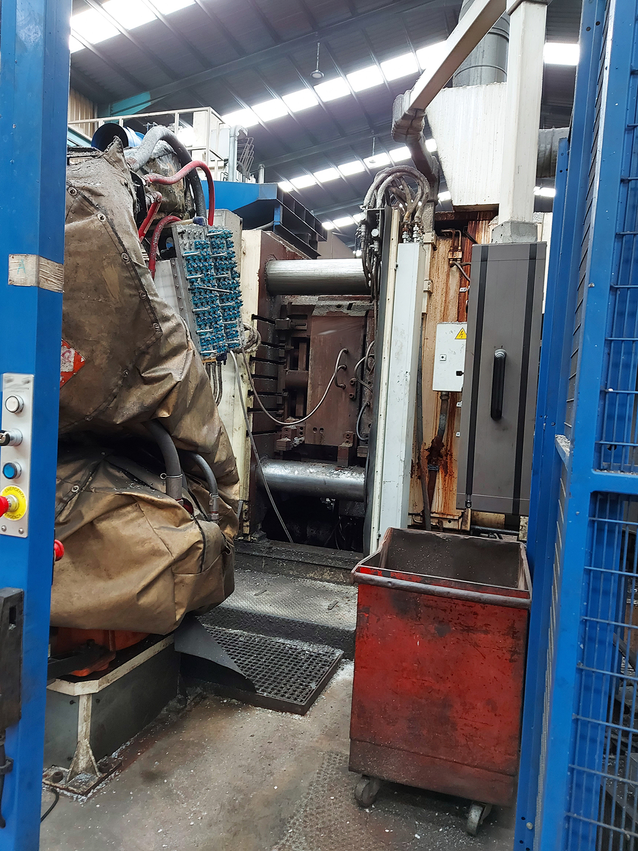Idra-OL-1900-S-cold-chamber-die-casting-machine-KK1587-p3 Zimnokomorowa maszyna odlewnicza Idra OL 1900 S KK1587, używana