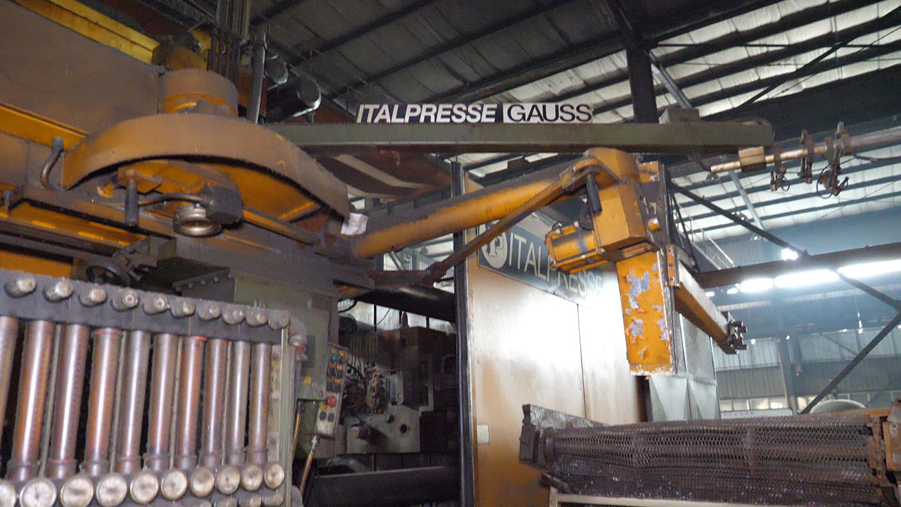 italpresse_ip_1350_sc_die_casting_machine_kk1442_p35 Italpresse IP 1350 SC maszyna odlewnicza z zimną komorą KK1442, używana