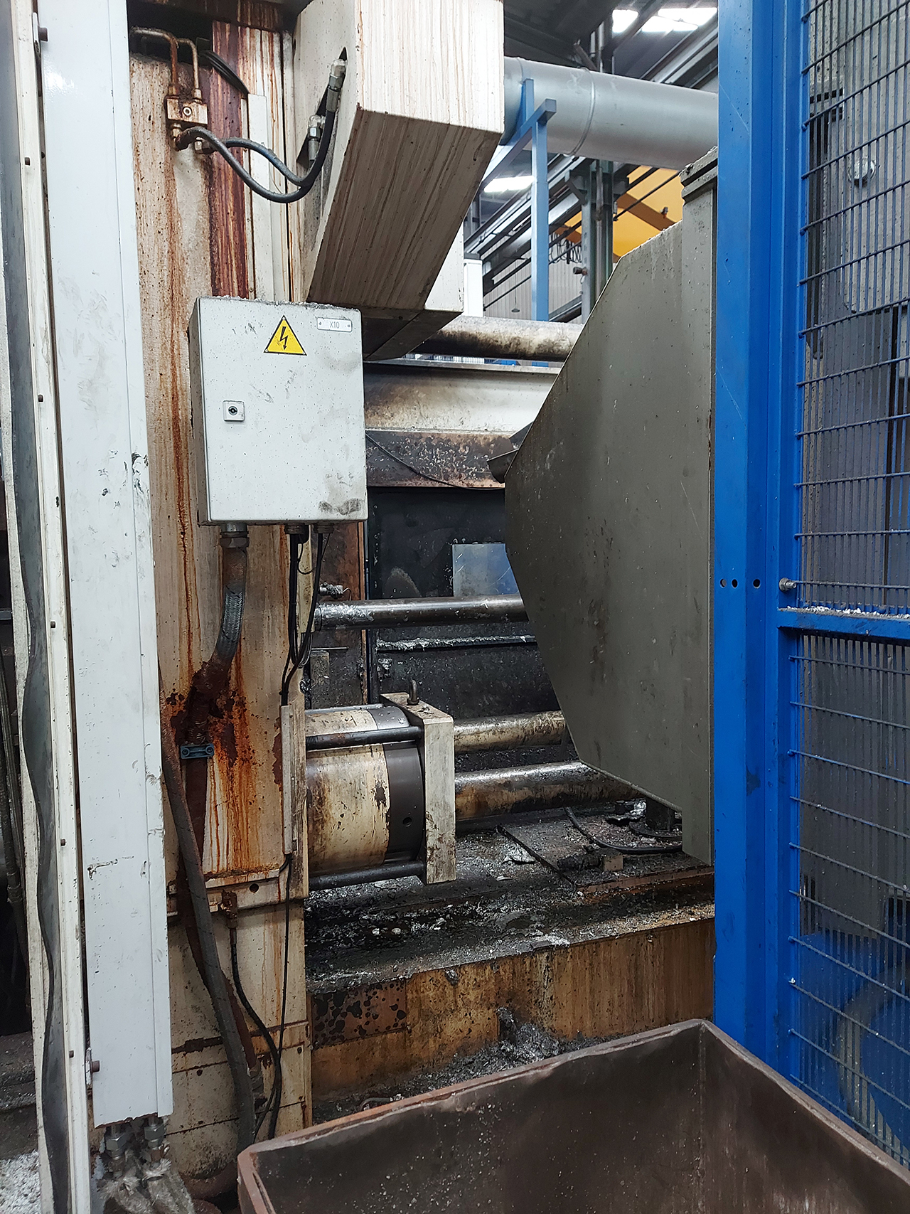 Idra-OL-1900-S-cold-chamber-die-casting-machine-KK1587-p5 Zimnokomorowa maszyna odlewnicza Idra OL 1900 S KK1587, używana