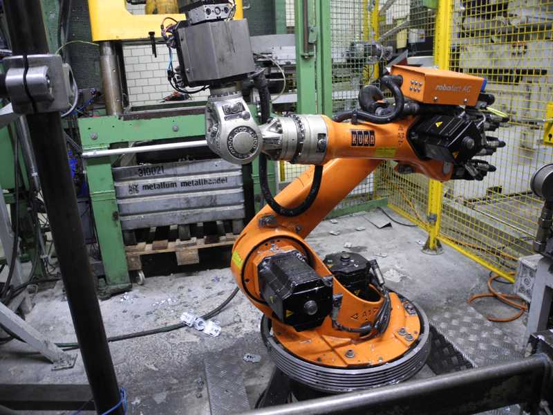 Kuka KR 16-F, robot odlewniczy, używany HR1814