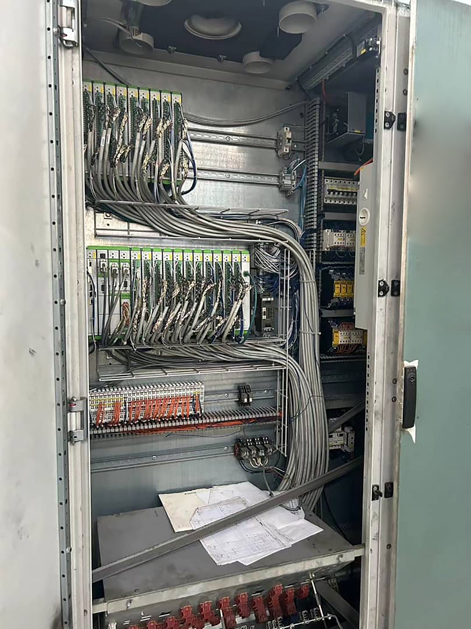 Kompaktowa zimnokomorowa maszyna odlewnicza Buhler CARAT 140 KK1660, używana